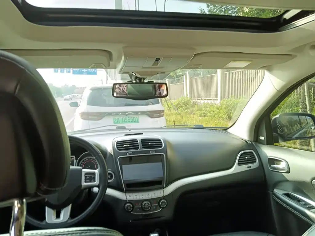 Dodge Journey — миниатюра 14