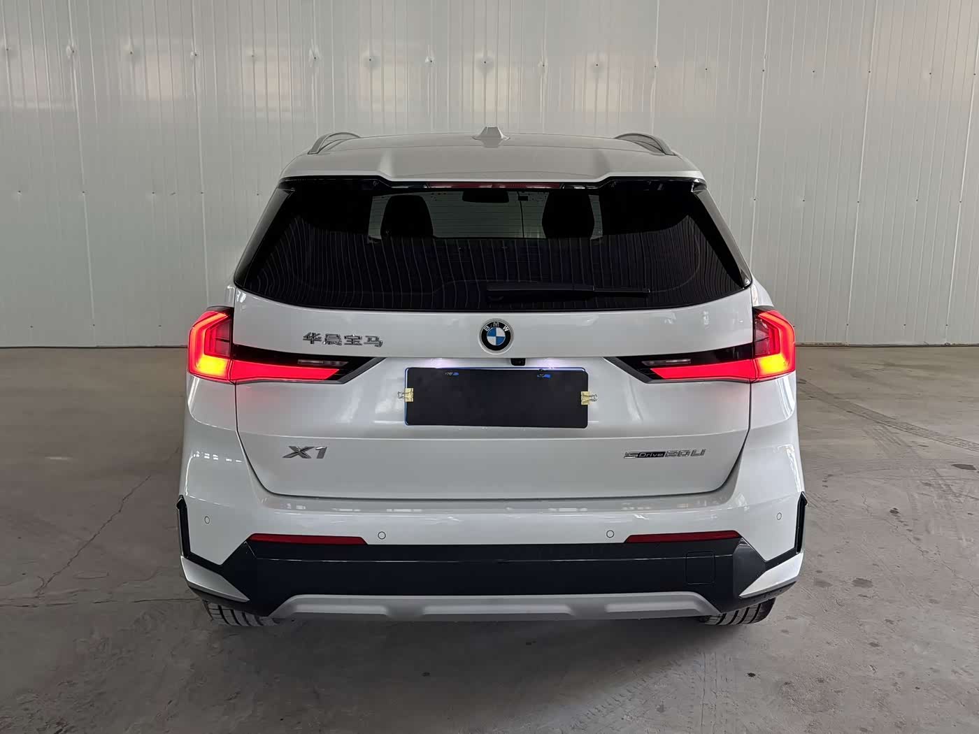 BMW X1 1.5 л 2023 г. Белый, пробег 29000 км