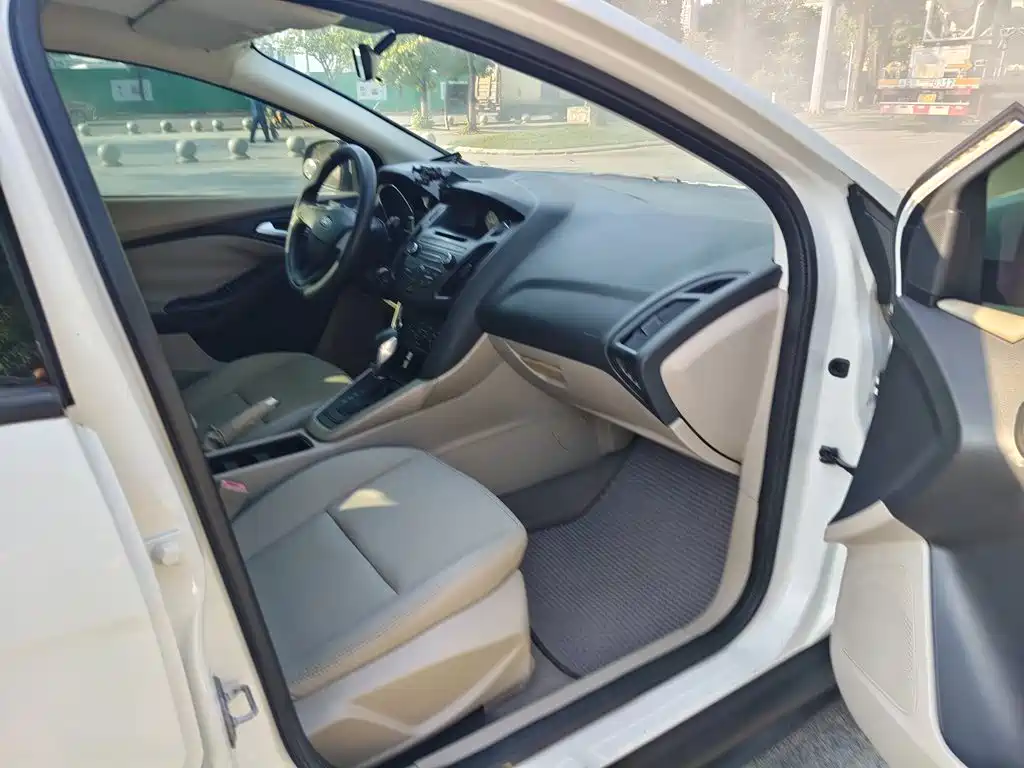 Ford Focus — миниатюра 13
