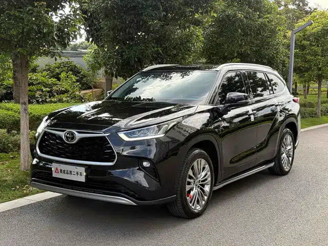 TOYOTA HIGHLANDER 2025