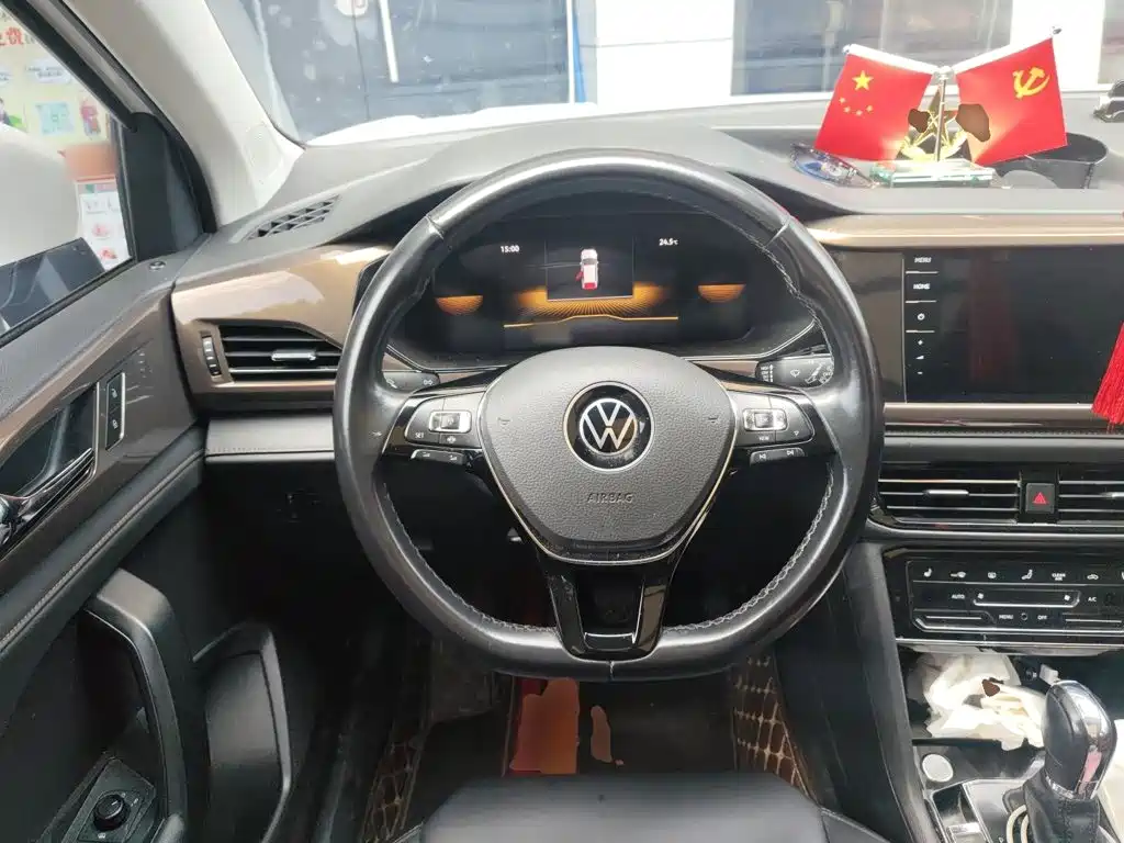Volkswagen Tharu — миниатюра 6