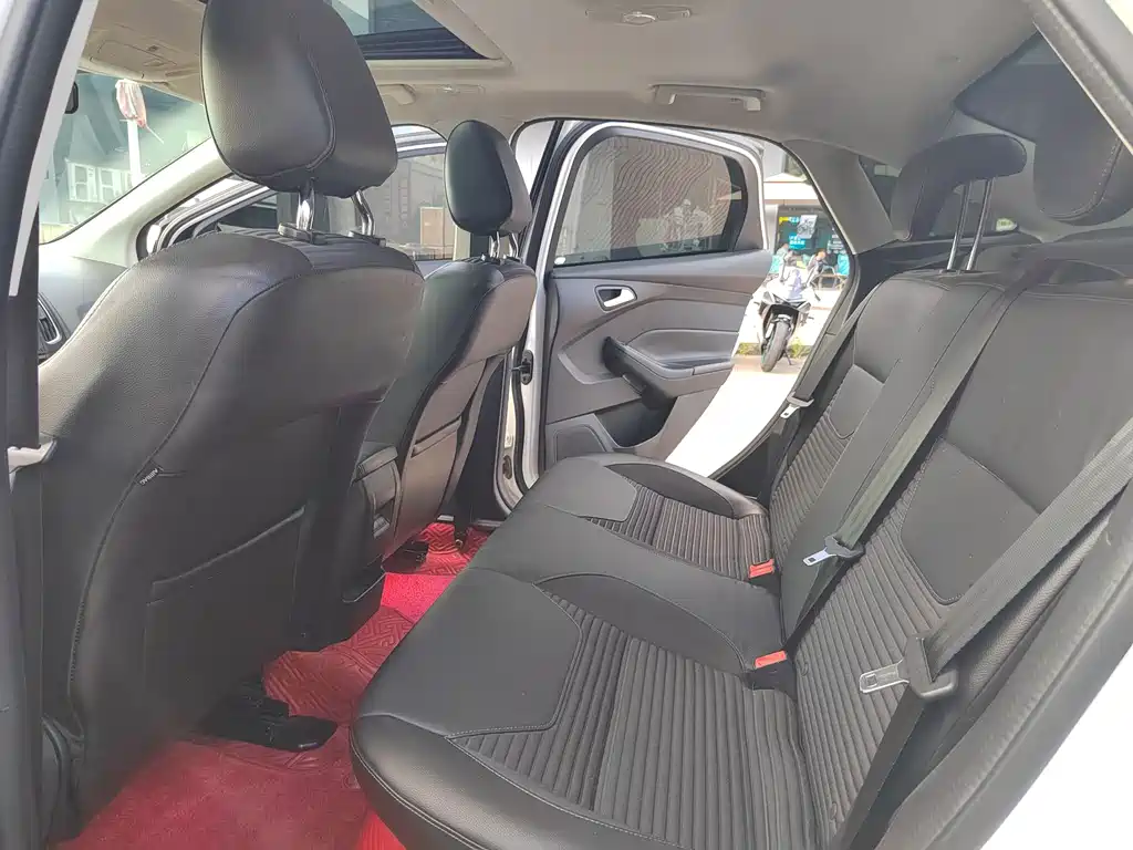 Ford Focus — миниатюра 6