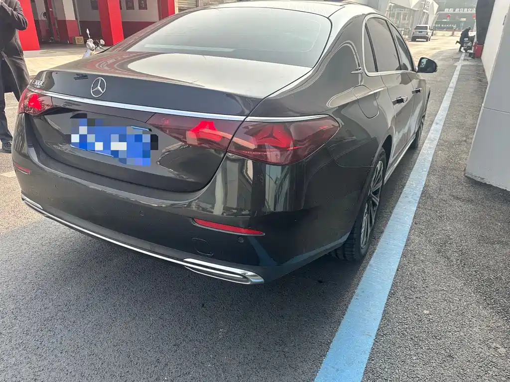 MERCEDES-BENZ E CLASS