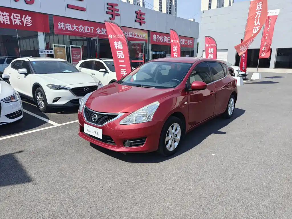 Nissan Tiida 2015