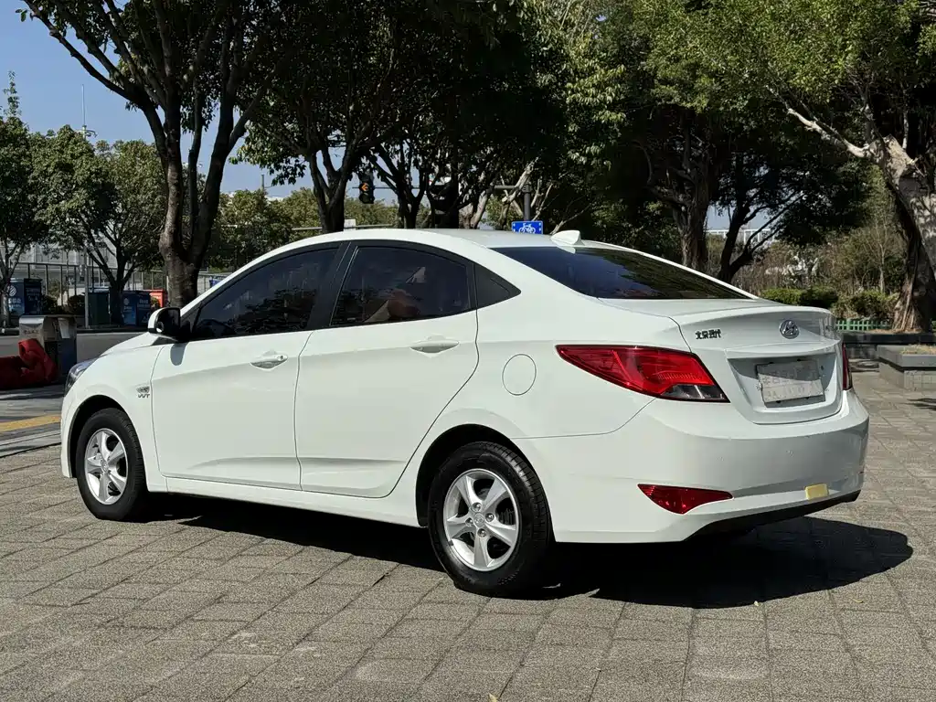 HYUNDAI RENA