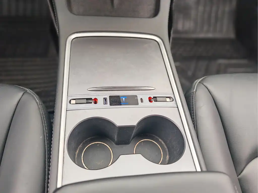 Tesla Model 3 — миниатюра 15
