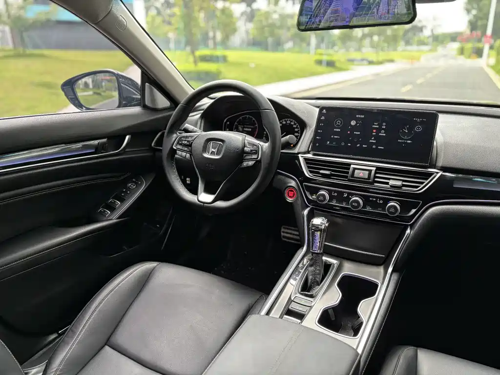 Honda Accord — миниатюра 13