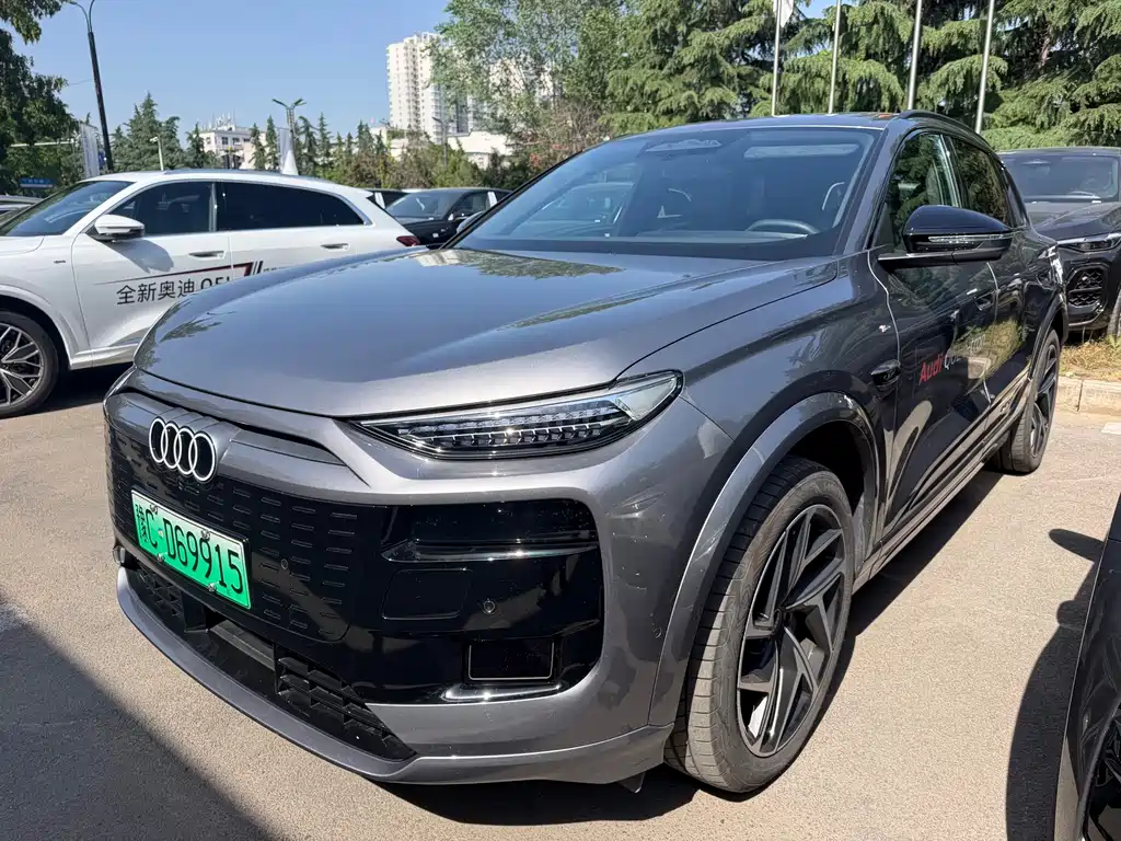 Audi 奥迪Q6L e-tron 2025