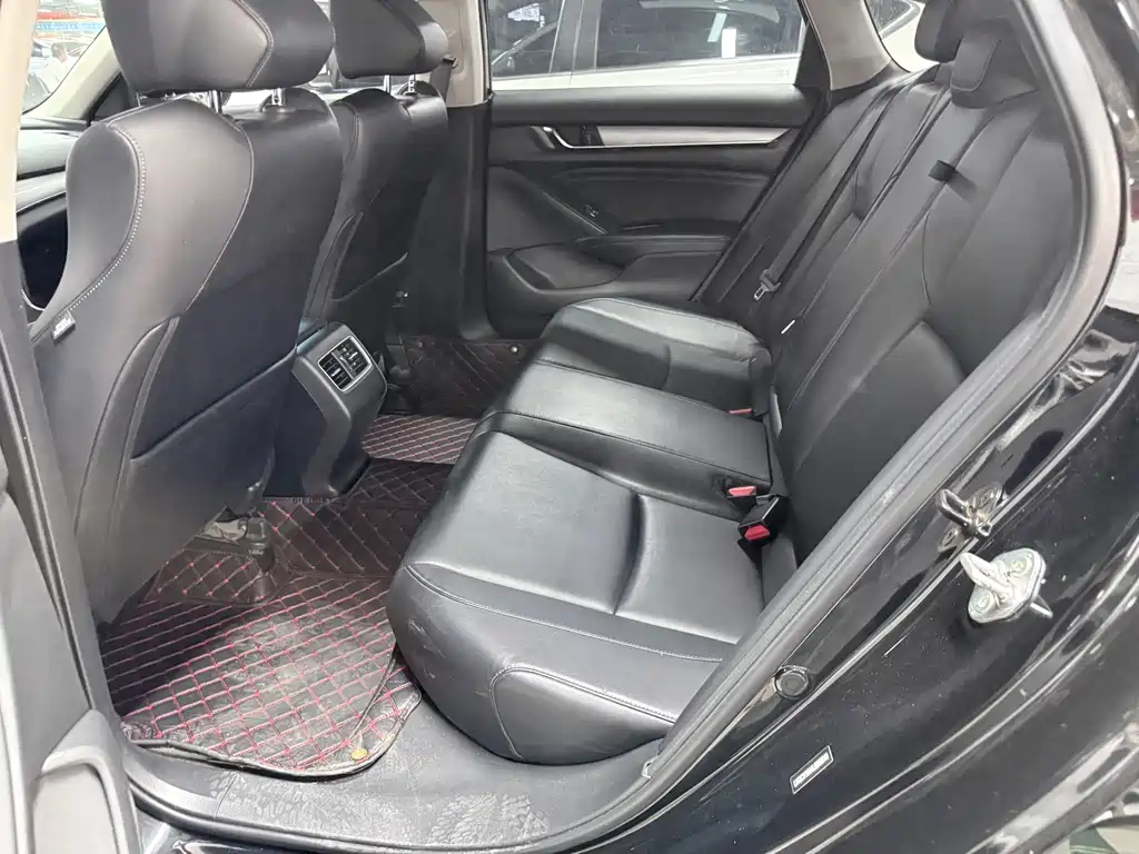 Honda Accord — миниатюра 9