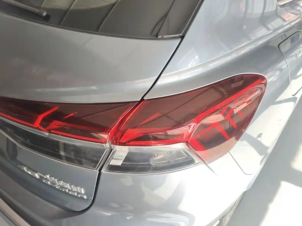 Audi Q4 e-tron — миниатюра 8