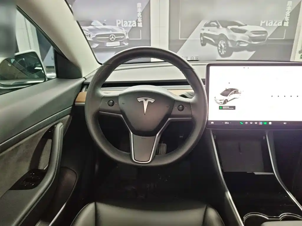 Tesla Model 3 — миниатюра 11