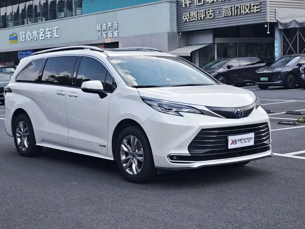 Toyota Sienna — миниатюра 3