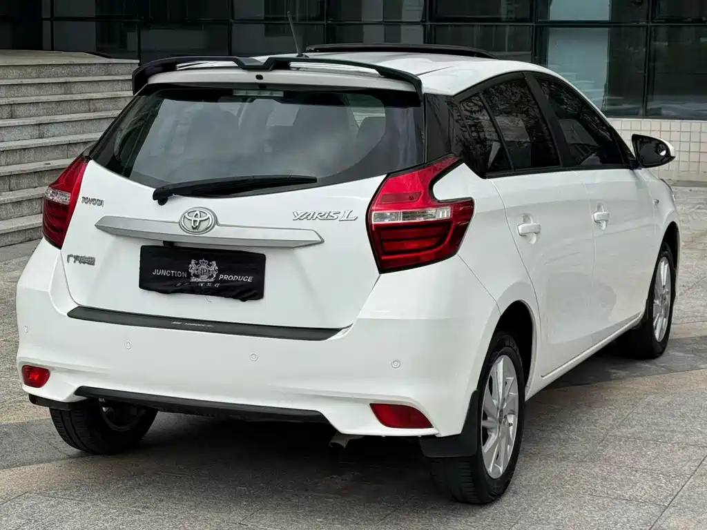 Toyota Yaris L — миниатюра 6