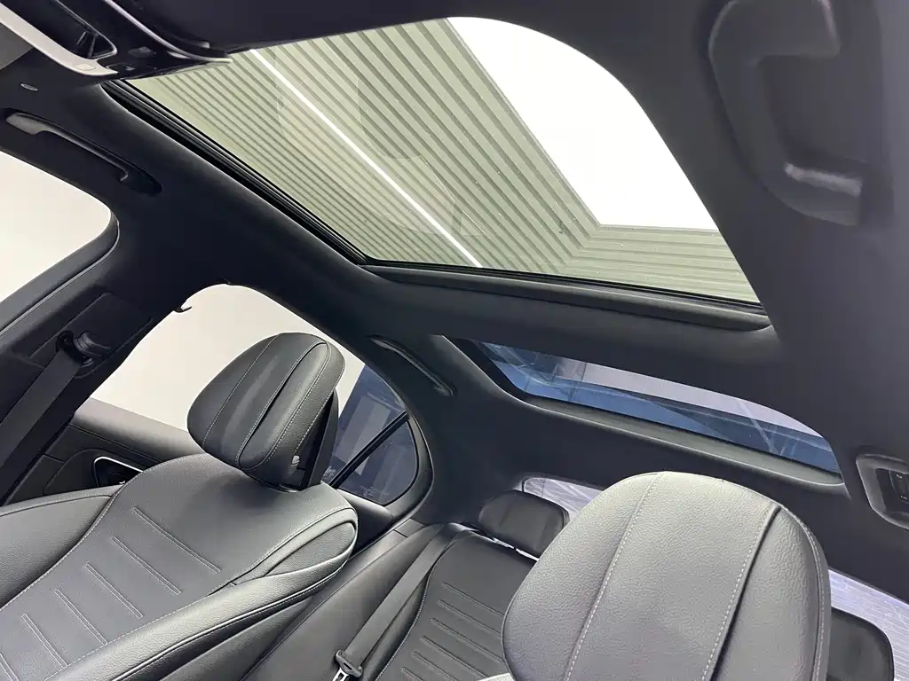 Mercedes-Benz C-Class — миниатюра 14