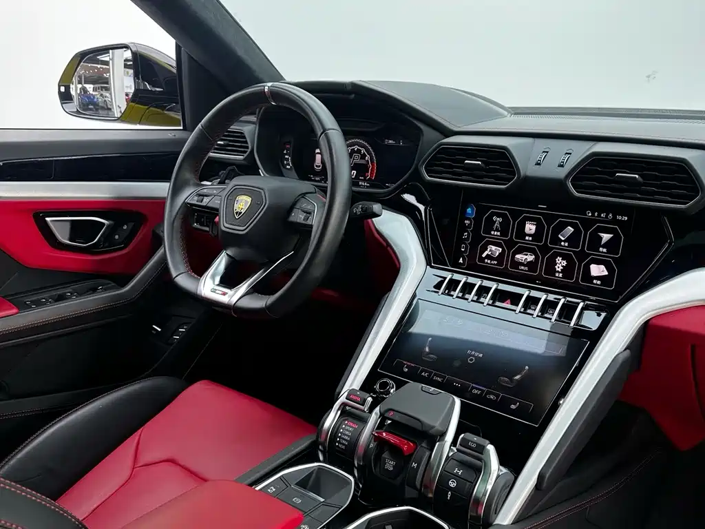 Lamborghini Urus — миниатюра 13