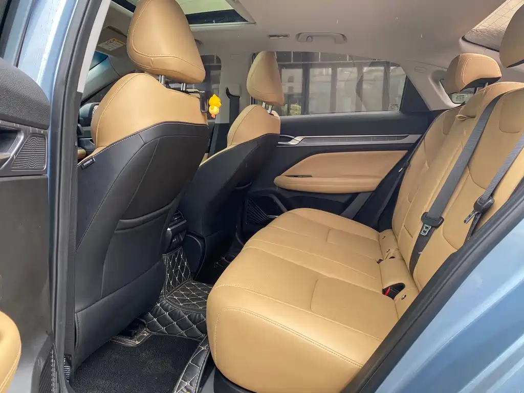 Geely L HiP — миниатюра 10