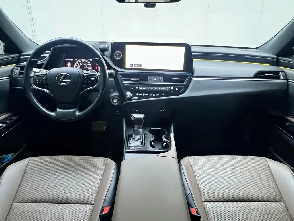 Lexus ES 2022 200