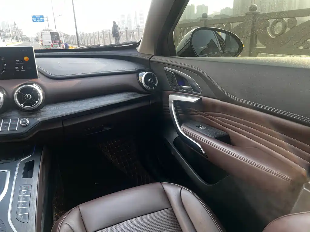 WEI PAI WEI BRAND VV7