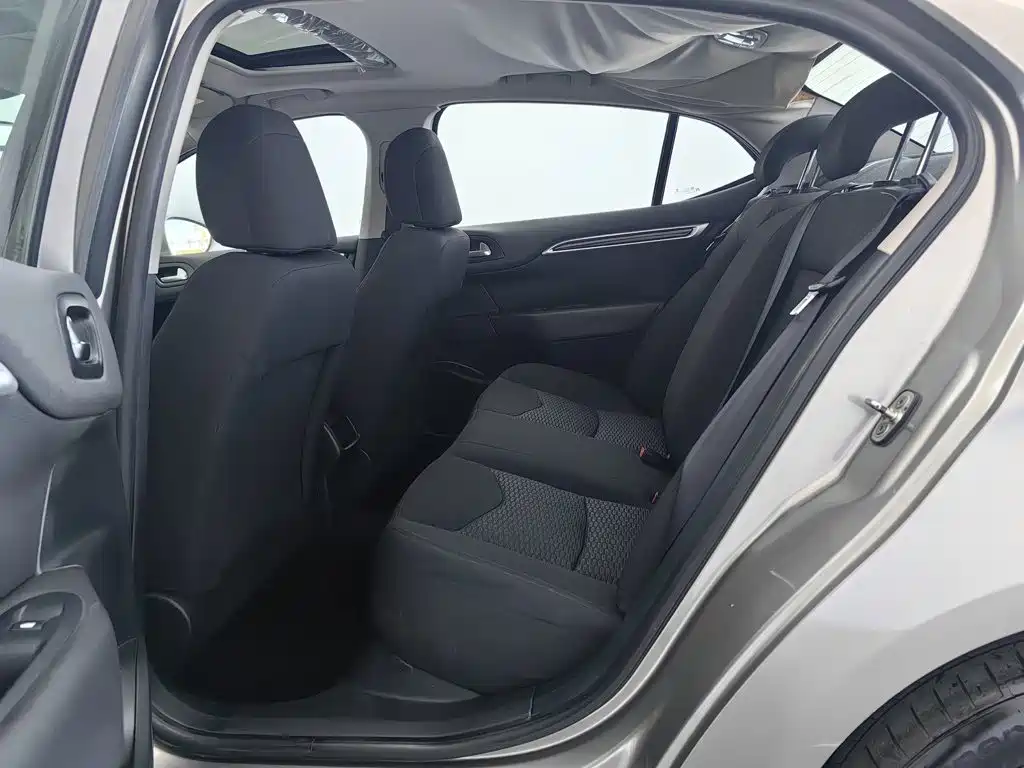Citroen C4L — миниатюра 15