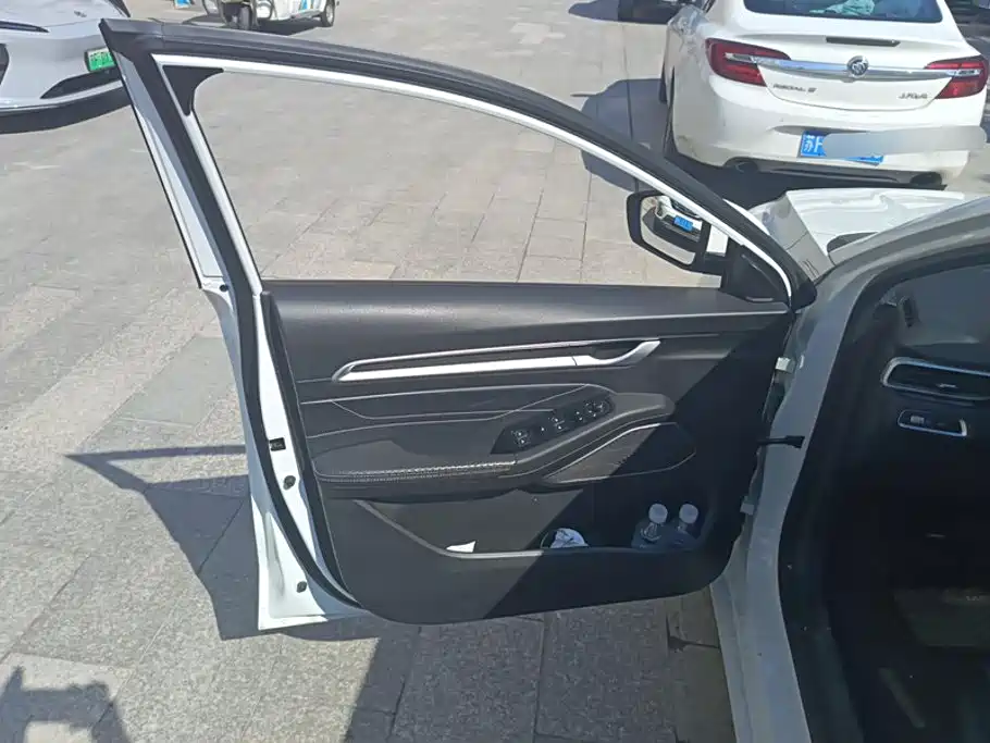 Geely Emgrand — миниатюра 7