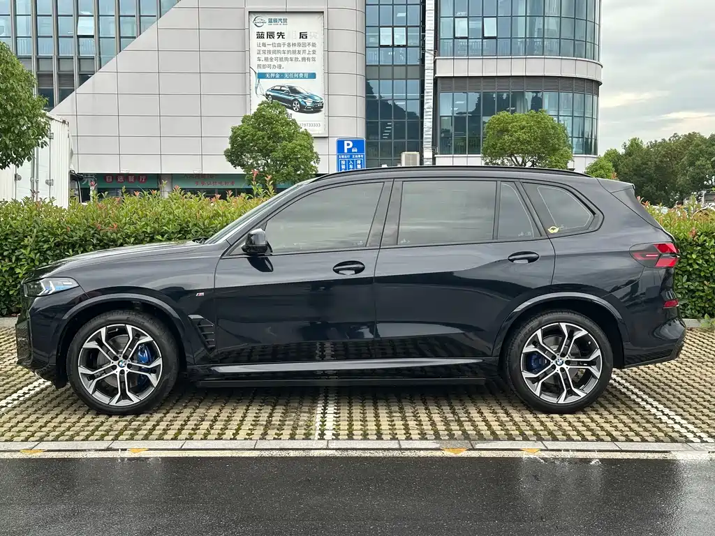 BMW X5 2026 xDrive 40Li M Sport