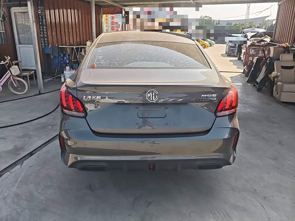 MG MG5 1.5 л 2021 г. Серебристо-серый, пробег 39900 км