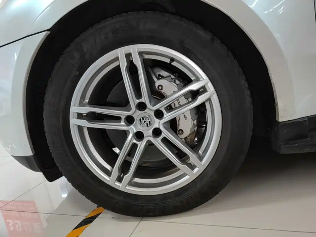 Porsche Macan — миниатюра 23