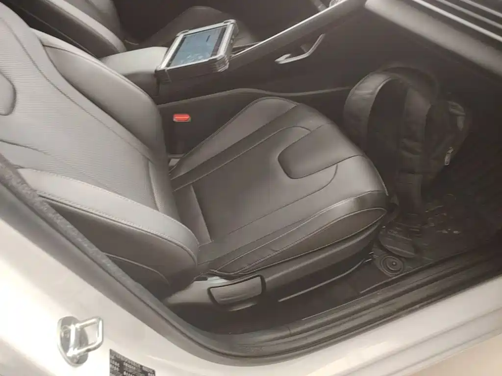 Hyundai Elantra — миниатюра 25