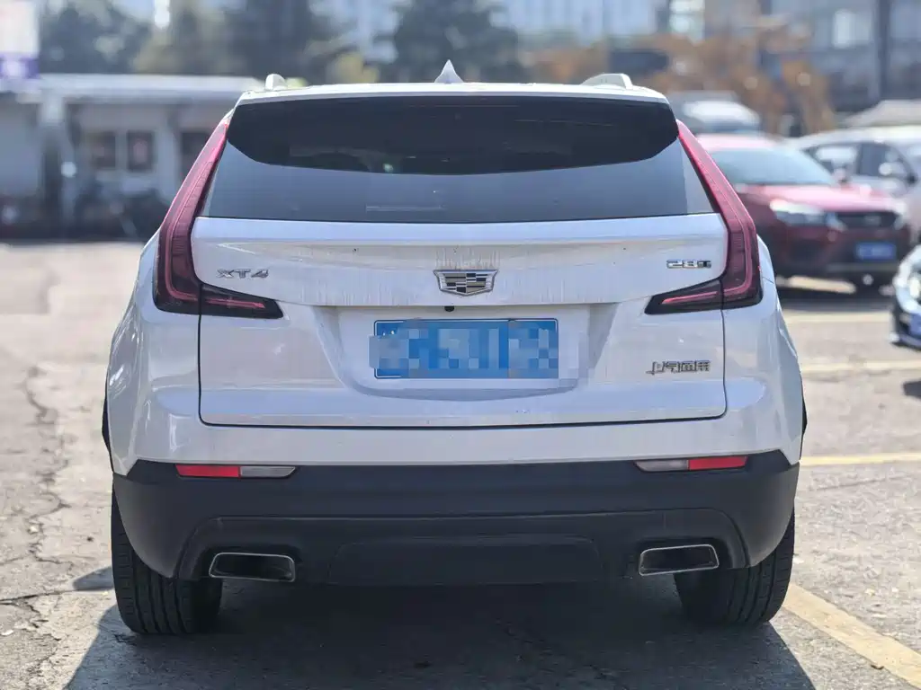 CADILLAC XT4