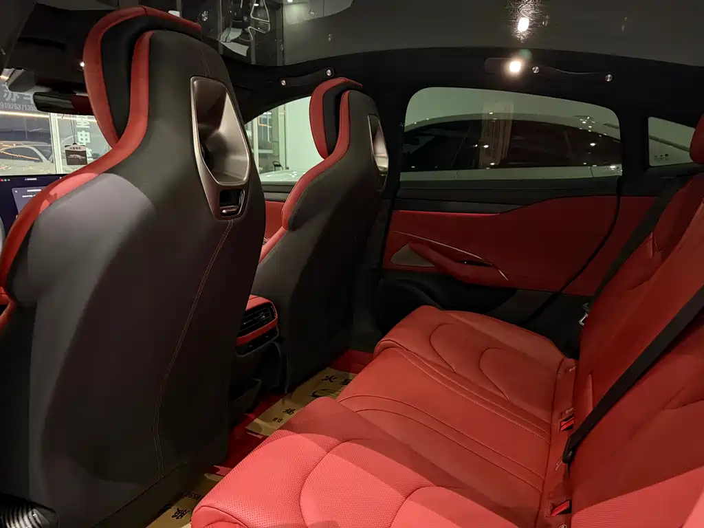 XIAOMI CAR XIAOMI SU7