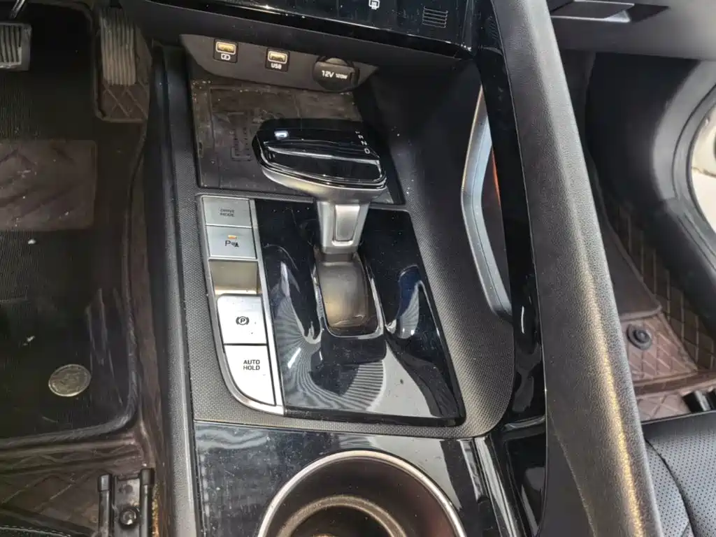 Hyundai Elantra — миниатюра 14