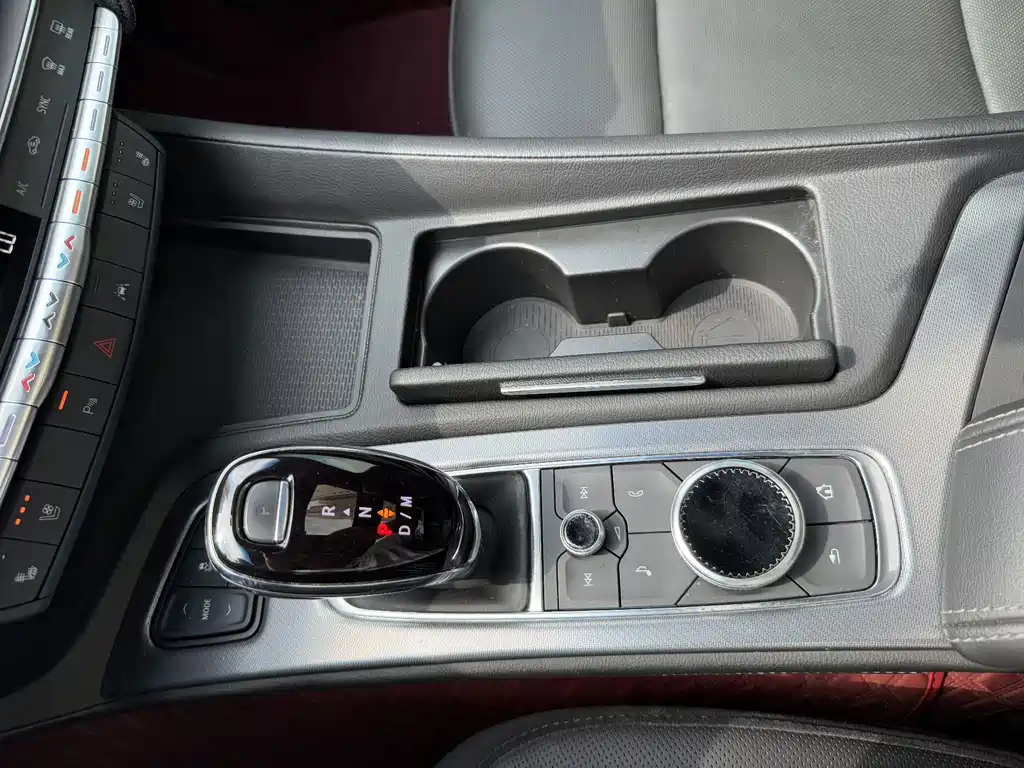 Cadillac CT5 — миниатюра 24