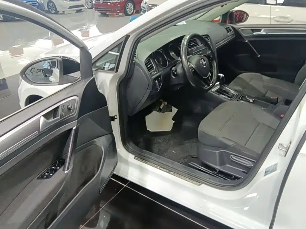 Volkswagen Golf — миниатюра 16