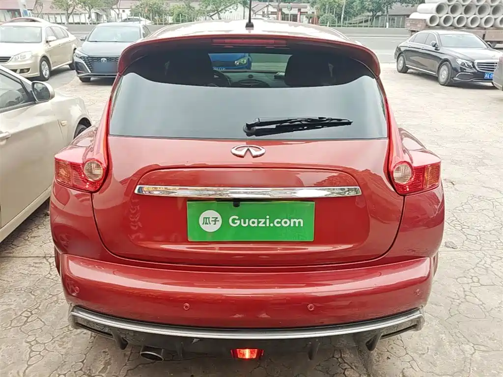 Infiniti ESQ 2014 1.6L