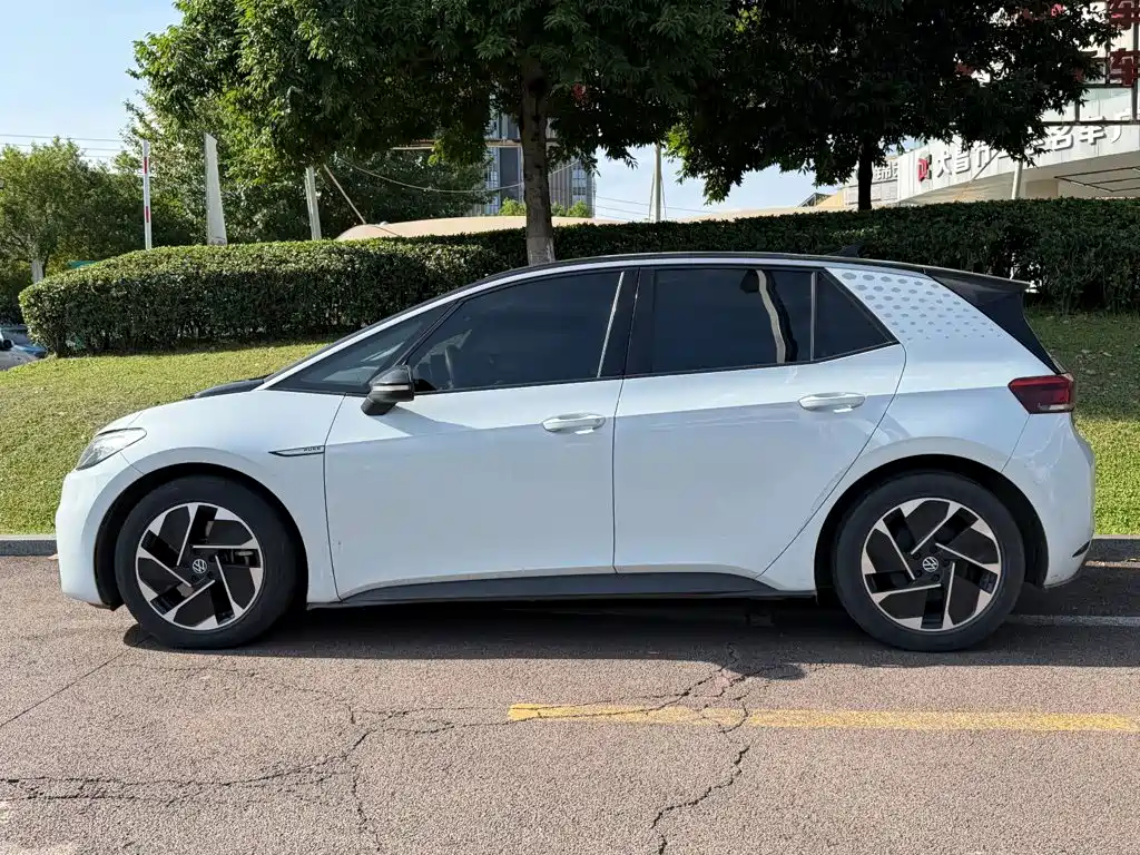 Volkswagen ID.3 — миниатюра 3