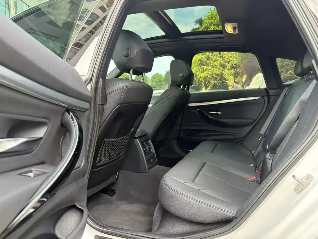 BMW 3 Series GT — миниатюра 6