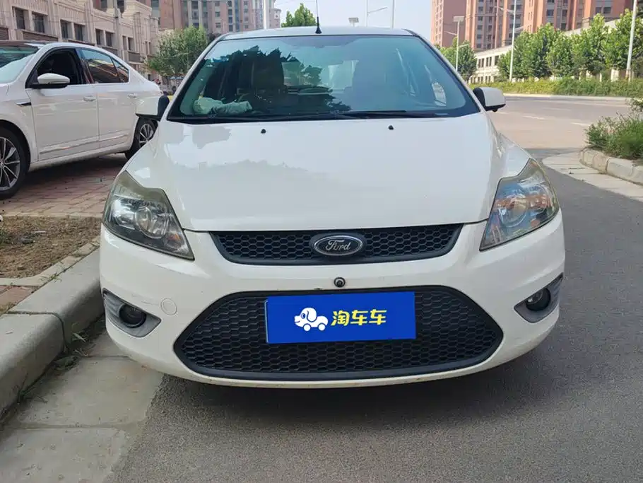 Ford Focus 2013 1.8L MT