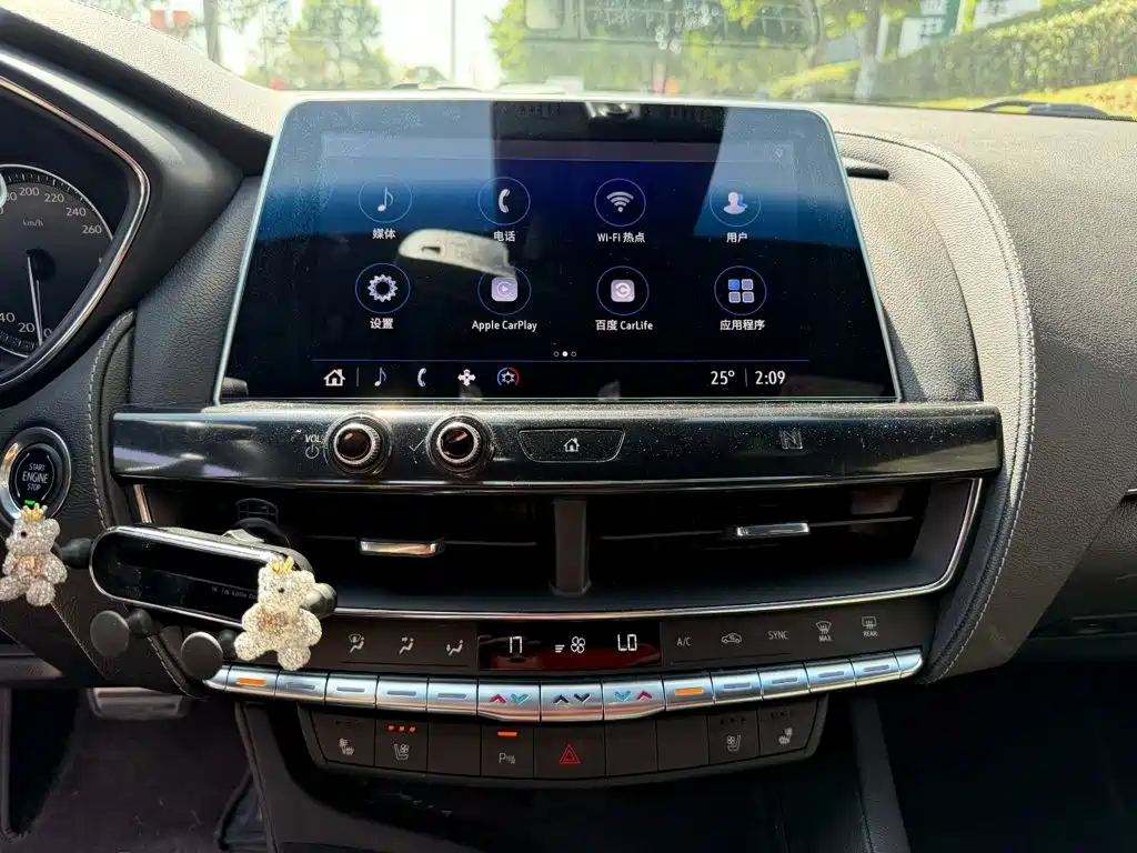 Cadillac CT5 — миниатюра 10