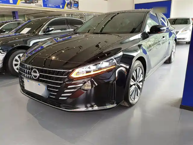 NISSAN TEANA 2024