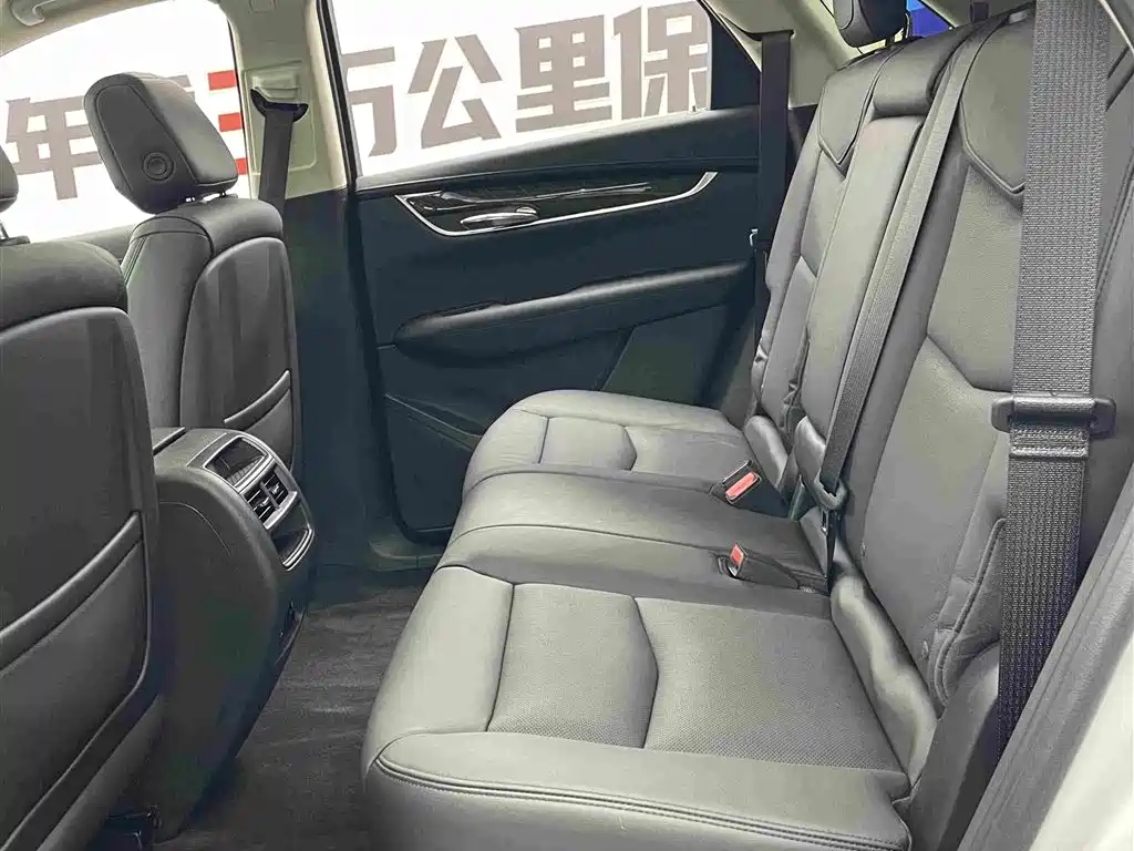 Cadillac XT5 — миниатюра 6