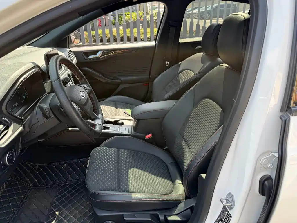 Ford Focus — миниатюра 8