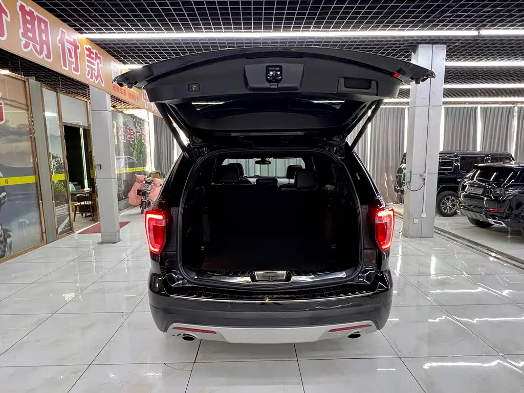 Ford Explorer (Import) — миниатюра 8