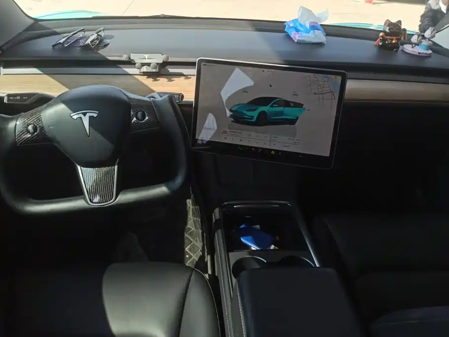 Tesla Model 3 — миниатюра 12