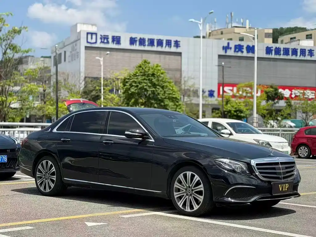 Mercedes-Benz E-Class — миниатюра 3