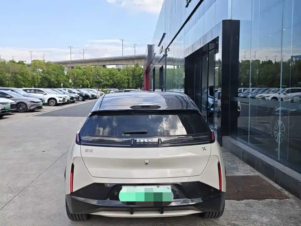 Zeekr X — миниатюра 8