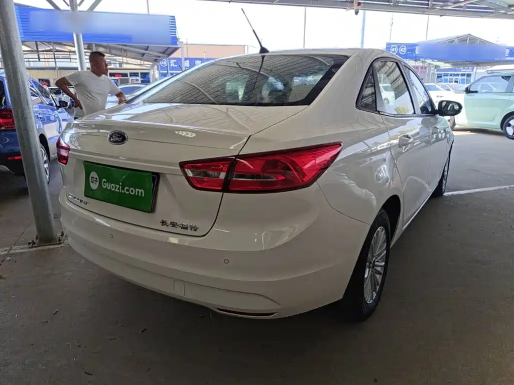 Ford Escort — миниатюра 7