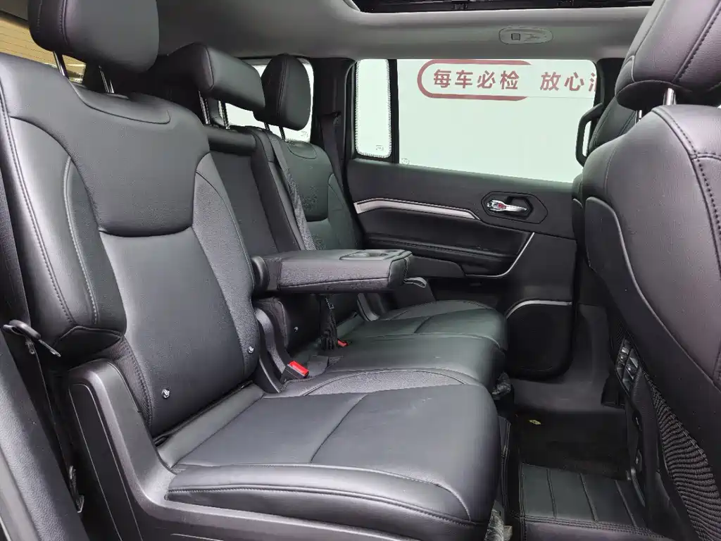 Jeep Grand Commander — миниатюра 13