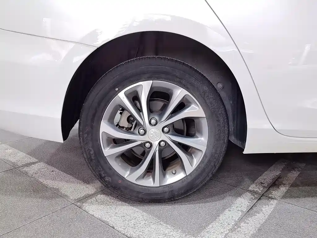Buick Verano — миниатюра 16