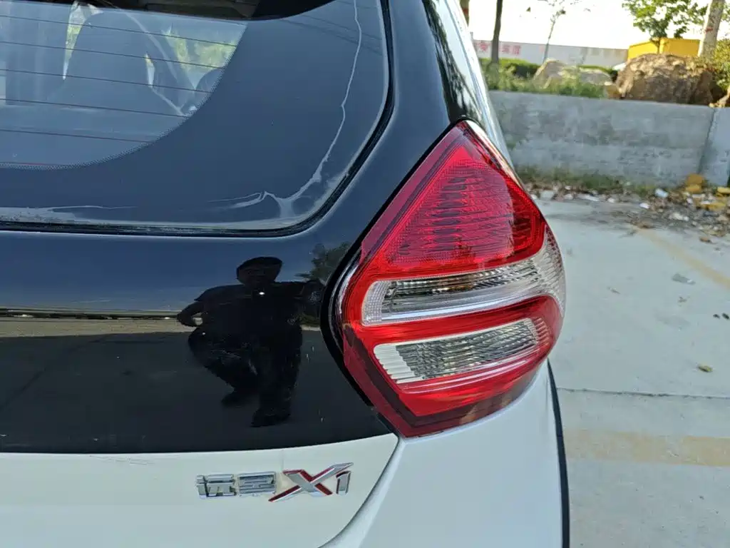 Geely Vision X1 — миниатюра 8