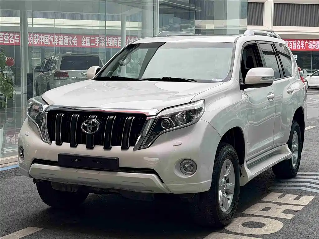 TOYOTA PRADO